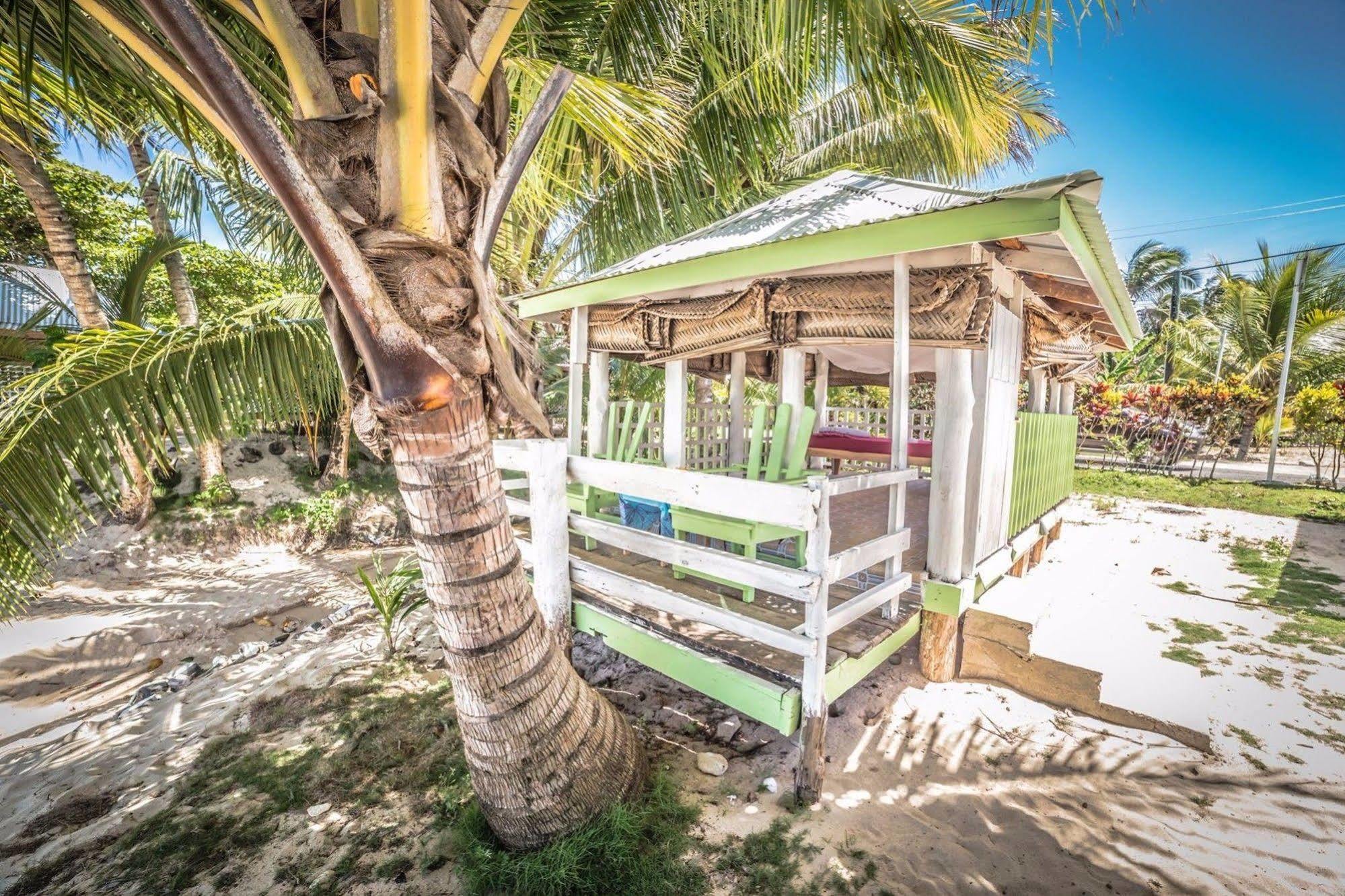 Tailua Beach Fales Manase Exteriér fotografie
