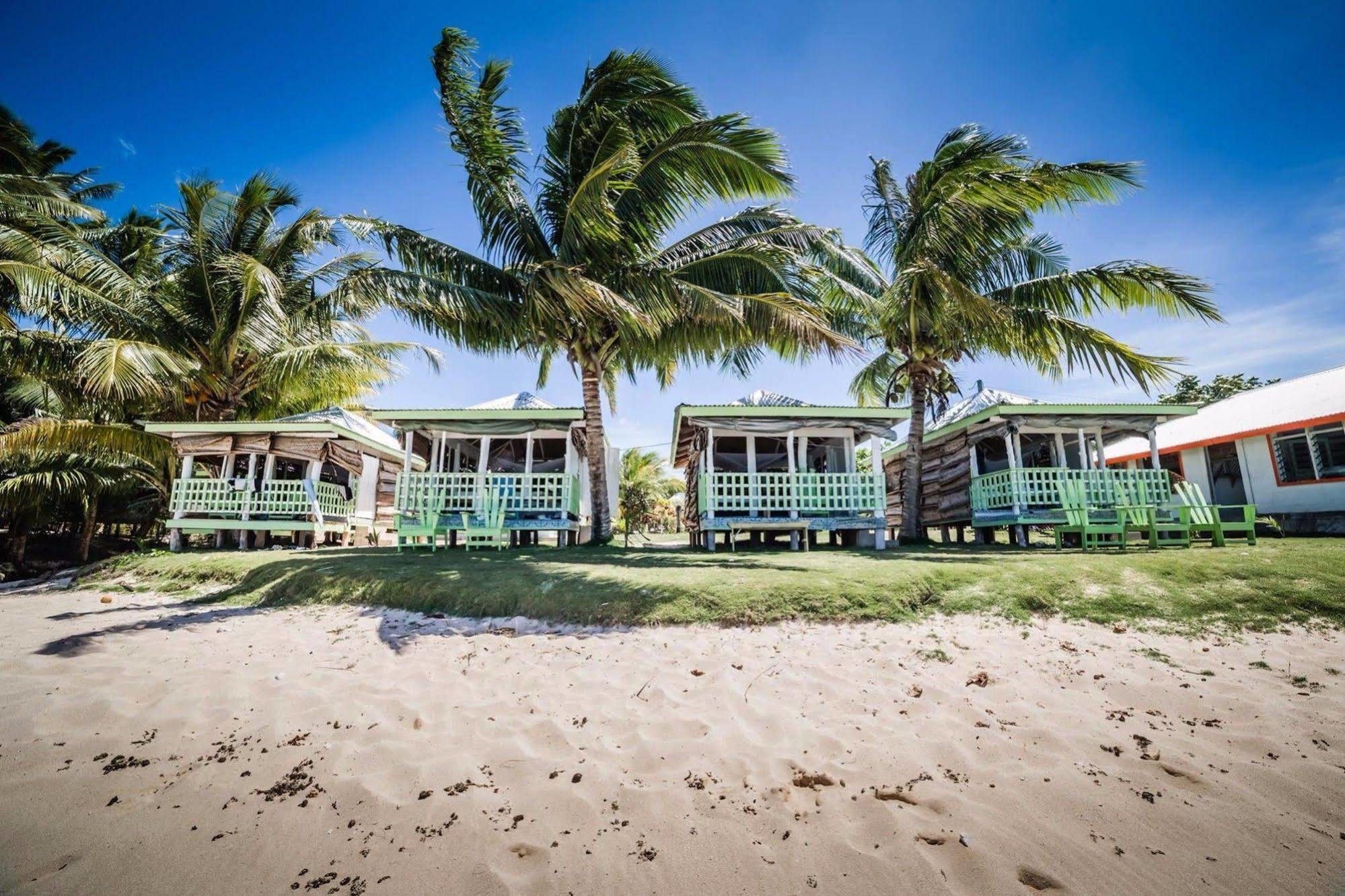 Tailua Beach Fales Manase Exteriér fotografie